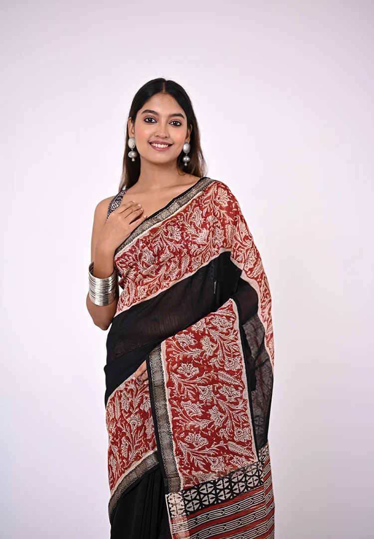 2026-01-17-19_56_21.42305302.webp Shambhavi / A Maheshwari Silk Handblock Saree - Image 1