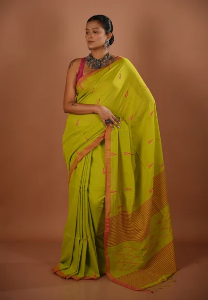Pakhi / A Pure Bengal Handloom Cotton Jamdani Saree